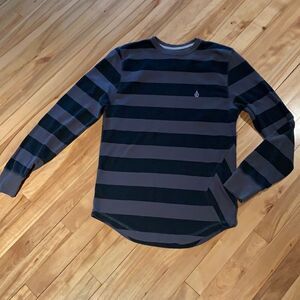 Volcom dk/light gray stripe waffle crew neck shirt